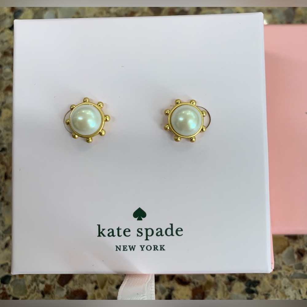 NWT Kate Spade ♠️ Pearl and gold tone earrings - Picture 1 of 4